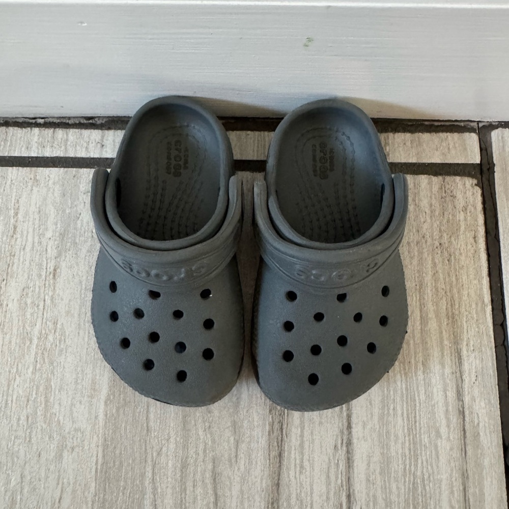 Crocs classic clog grey size 5 toddler